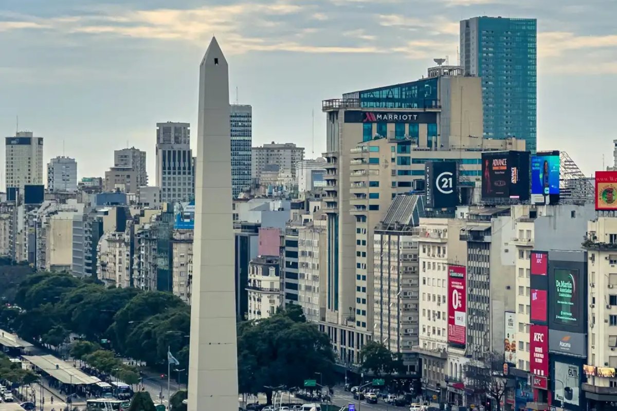 TRES CAPITALES SANTIAGO BUENOS AIRES Y RIO DE JANEIRO CON IGUAZU